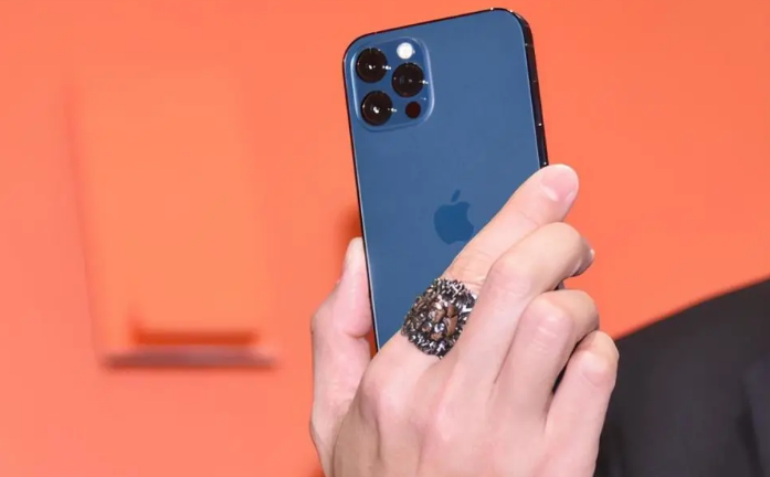 大荔苹果手机维修分享iPhone12系列重启方法教程 